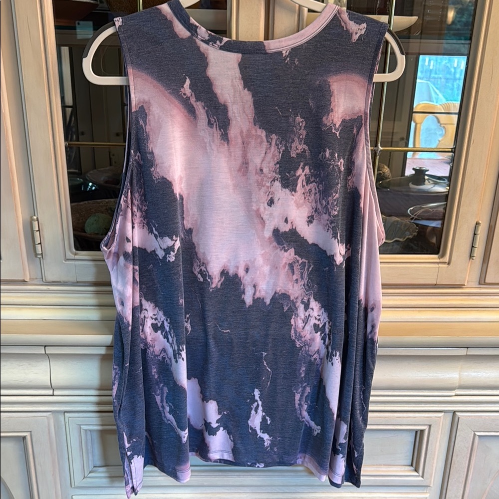 Old Navy Active Ultralite Purple and Pink Marbled Tie Dyed Tank Top - Picture 3 of 6